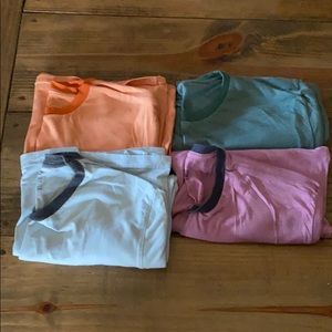 Men’s Gap & Old Navy colored t-shirts. Lot of 4.